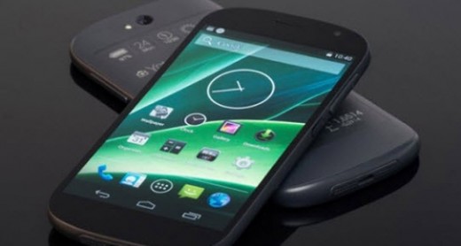 Çift Ekranlı YotaPhone 2, Yakında Piyasalarda! 2 YotaPhone2